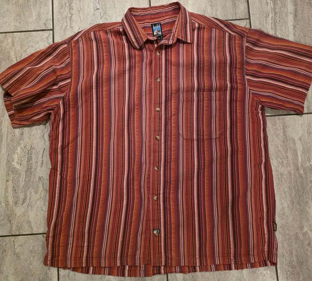 Kuhl Short Sleeve Button Up Shirt XL Red Striped Seersucker